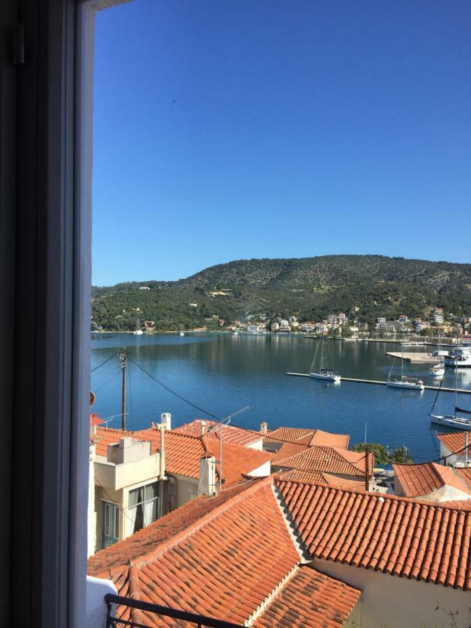 Gigi Rooms Poros Town Exteriör bild