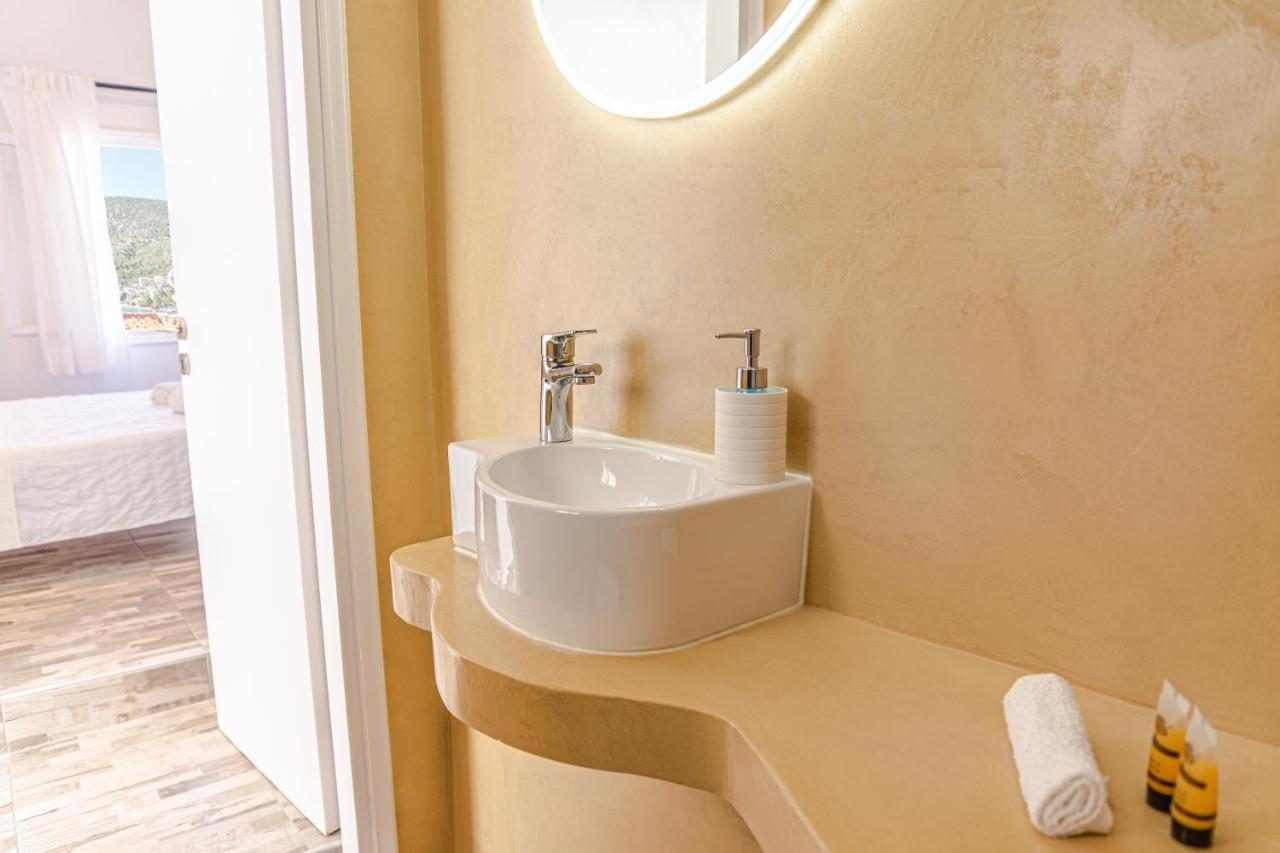 Gigi Rooms Poros Town Exteriör bild